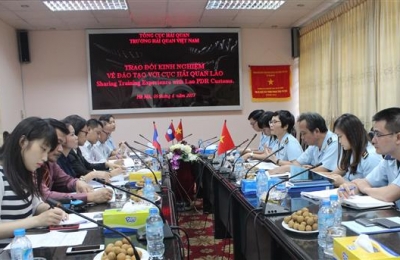 Cục Hải quan Lào thăm vào học tập mô hình đào tạo tại Trường Hải quan Việt Nam