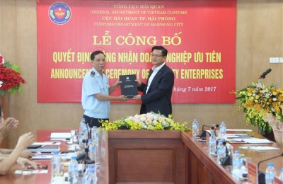 LG Việt Nam nhận chứng nhận DN ưu tiên